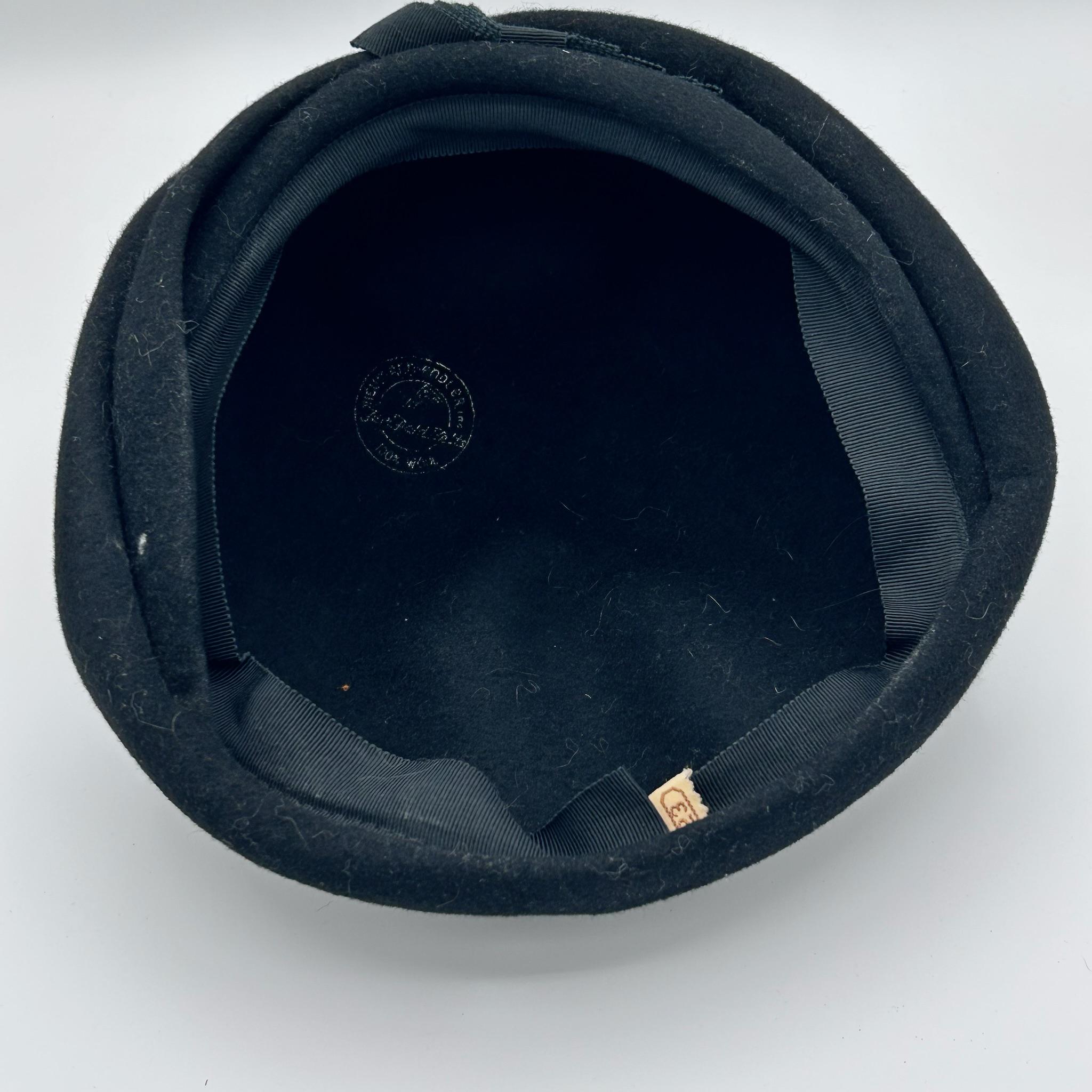 Vintage Union Made Black Wool Beret With Ribbon Detail - Mid  display picture 2