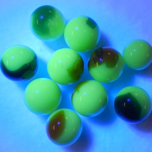 Vintage Group of 10 Peltier Glass Uranium Peerless Patch Marbles *Glows*