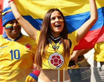 Seleccion Colombia Chain & LED Pendant; Cadena y Colgante Personalizado de Fútbol Colombiano con Luces LED ***Free Shipping***