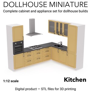 以下が含まれることがあります： ドールハウス用のミニチュアキッチンセット。キャビネット、電化製品、シンクが含まれています。セットには、コンロ、オーブン、レンジフードが含まれています。画像には「DOLLHOUSE MINIATURE」と「Kitchen」と書かれています。1:12スケールの3Dプリント用デジタル製品です。