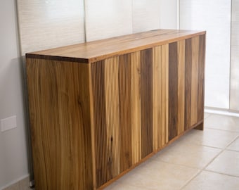 Console de TV retrátil moderno feito com madeira nobre