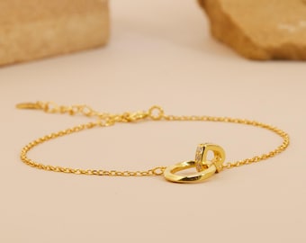 925 Sterling Silver Gold Plated Bracelet, Interlocking Rings CZ Chain Bracelet, Dainty Adjustable Jewelry, Bridesmaid gift, Minimalist Gift