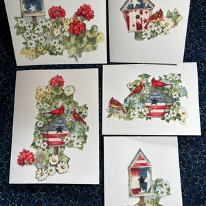 Handgefertigte, leere Karten für alle Gelegenheiten, verziert mit Stoffbildern von Kardinälen, Dogwood, Vogelhäusern. Geburtstag, Danke, Gute Besserung usw