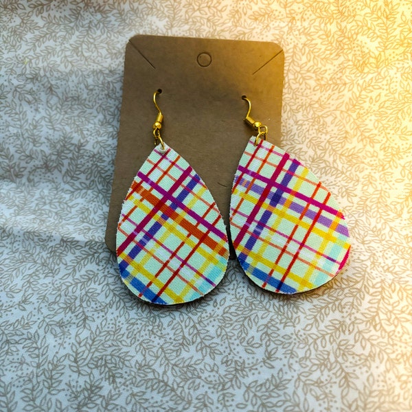 Teardrop pendant earrings.  2.2 inches. Wood covered on both sides with bright plaid fabric with gold tone hooks.