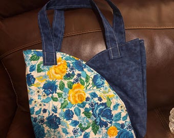 Tulip style floral handbag. 11 inches wide x 9 inches high.