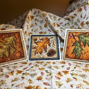 Preciosas tarjetas de tela otoñales hechas a mano con hojas de roble y bellotas. Tarjetas con el interior en blanco para todas las ocasiones: cumpleaños, agradecimiento, mejórate, etc.