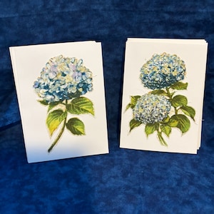 Fabriquée à la main, hortensia bleu, carte vierge pour toutes les occasions/tout usage, fabriquée avec du papier cartonné de qualité et du tissu coupé à la main.