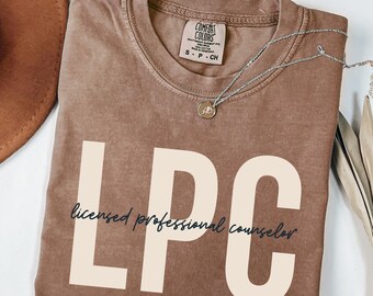 Camiseta Comfort Colors LPC, Camiseta para Consejeros Profesionales Licenciados