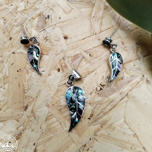 Brincos e pingentes de folha de coca em prata 950 e incrustados com pedras naturais, joias artesanais peruanas personalizáveis