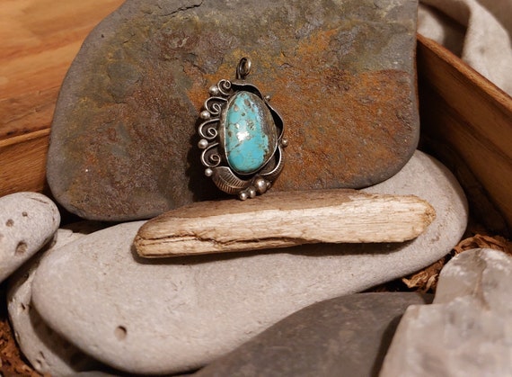 Vintage Native American Turquois Pendant - image 1