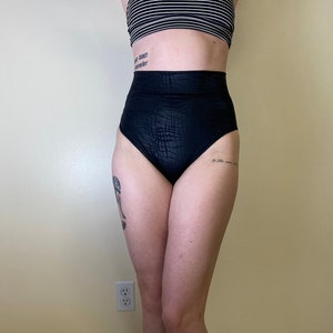 Black snake scrunchy butt high waisted Shorts, Pole Dance, circus, Hot Pants, cheeky.