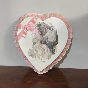 Boîte de chocolats vintage en forme de coeur pour la Saint-Valentin, dentelle rose victorienne romantique