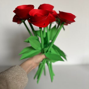 Rosen aus Papier | Rosenstrauß | liebevolle Verpackung | personalisierte Grußkarte möglich | Hochzeit | Valentinstag | Muttertag