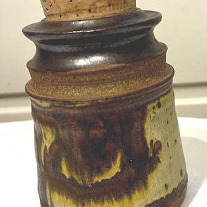 Vintage brown studio pottery signed MCM pot / stash jar container with cork lid, 1960s / 70s - stoneware