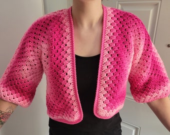 Cardigan en crochet rose ombré