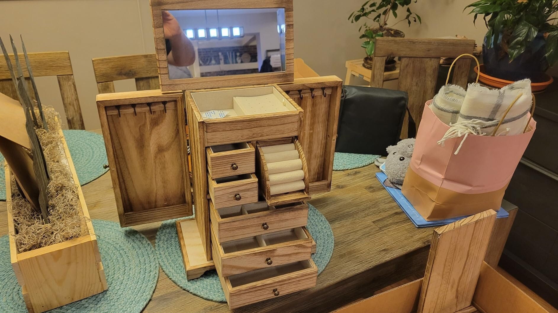 Stand up shop wooden jewelry box