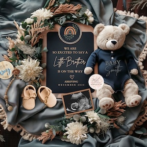 Annuncio di gravidanza digitale, modello modificabile per fratellino, social media, eucalipto, orsacchiotto, boho, in attesa, bambino maschio, blu navy