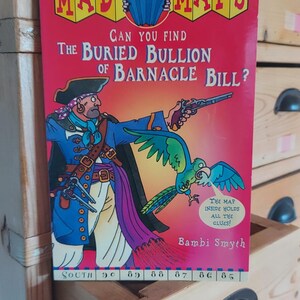 Mad Maps : saurez-vous trouver Bill The Buried Bullion of Barnacle ? Carte avec livret contenant tous les indices par Bambi Smyth. Neuf, jamais utilisé