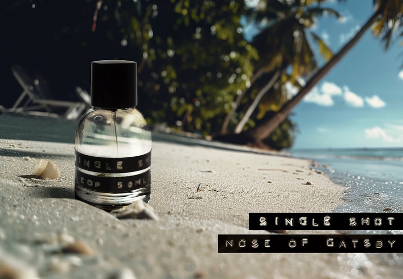SINGLE SHOT Eau de Parfum /
Yuzu • Sea Breeze • Gin • Ice and Salt • Pineapple • Eucalyptus • Sandalwood

The refreshing and clean fragrance is perfect for a warm and humid season, or whenever you desire a water-free cold shower.
