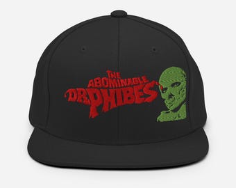 O Abominável Dr. Phibes – Boné Snapback Bordado Premium – Vincent Price, Clássico do Cinema de Terror