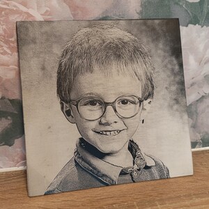 Personalized Photo Engraving on Black Painted Canvas 25x25cm - Laser Engraved Portrait - Unique Handmade Gift - Wall Decoration