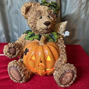 Vintage Halloween TEDDY BEAR & GHOST w/Pumpkin- illuminated resin light, measures approx.9 inches high/8&quot; wide.Beautiful condition!