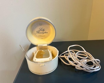 Vintage Lady Remington Electric Shaver Model BL - Complete in Case! Works as it should.RETRO shaver,ladies shaver,bathroom decor