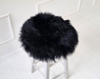 Almohadilla de silla negra de piel de oveja genuina con respaldo antideslizante / Cojín de silla negro peludo / Acolchado esponjoso / 35 cm / 13,8 pulgadas