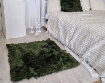 Square green genuine fur rug | natural New Zealand sheepskin square rug | children's room accent rug | 70x70 cm or 27.6x27.6 in