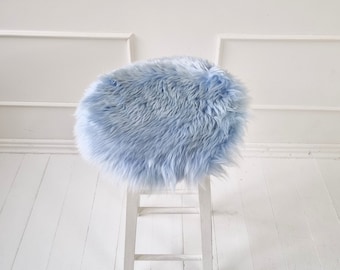 Light blue round sheepskin seat pad | Boy's room furry chair cushion | 35 cm | 13.8 in