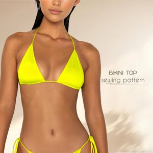 Puede incluir: Un patrón de costura para un top de bikini amarillo neón. El patrón es para un top de estilo triangular con tirantes ajustables.