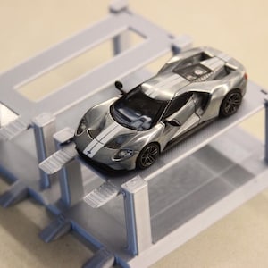 Four Post Car Lift 1/64 Scale/ For Dioramas Display 1/64