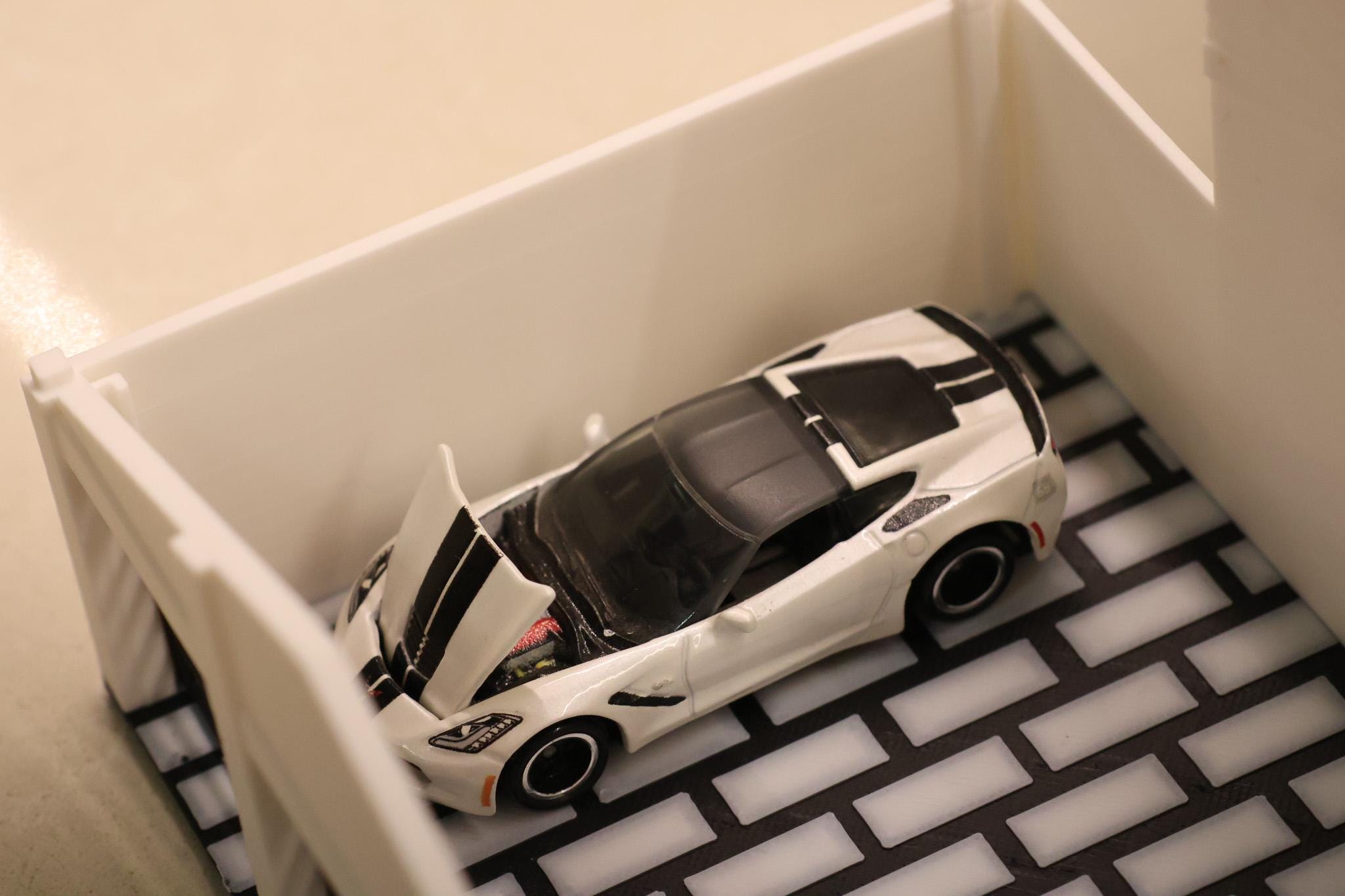 1:64 Scale 3-car Garage Diorama Display | Miniature Car Display House ...