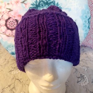 Hand Knitted Bennie Hat / Merino Wool - Handspun
