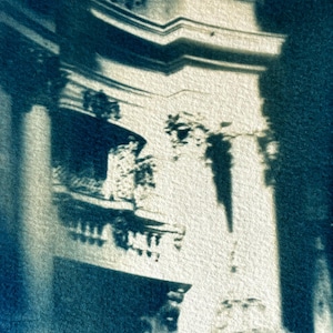 Architektur-Cyanotypie. Original Sonnen Print von Analog Photography. Handgemachte Postkarte. Einzigartig. Blauer Druck