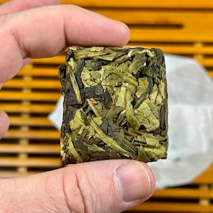 Zhang Ping Shui Xian Orchid Premium Oolong Tea