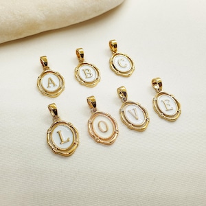 1PC - Elegante dije inicial de oro victoriano, dijes de nombre de la A a la Z, blanco y dorado, ideal para nombres, creación de joyas, regalos, chapado en oro real de 14K