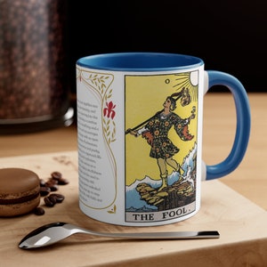 Taza de cartas del tarot, La carta del tarot tonto, taza de café, taza de café de la carta del tarot, arte del tarot, primera carta en la baraja del tarot, azul, taza de 110z