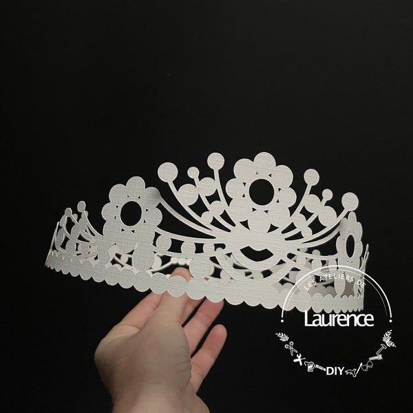 Modèle de couronne de papier, couronne de fête, couronne d'anniversaire, SVG, PDF, Cricut