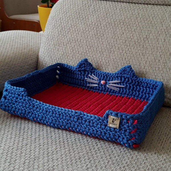 Cat nap Corner: Soft and Stylish Knitted Cat Bed. The best gift for the one you love.