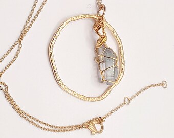 Hammered Circle Pendant Necklace with Hand-Wired Stone