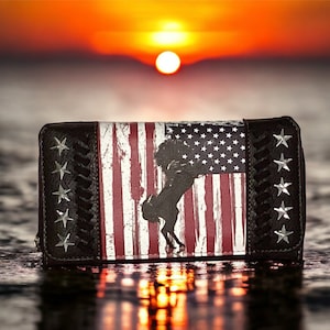 Cartera con bandera estadounidense, regalo para mujer, estilo western, cartera ecuestre, billetera triple, vaquera