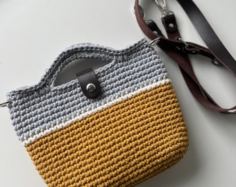 bolso de mujer hecho en hilo de algodón, tejido a crochet con fornituras de cuero regalo para mamá