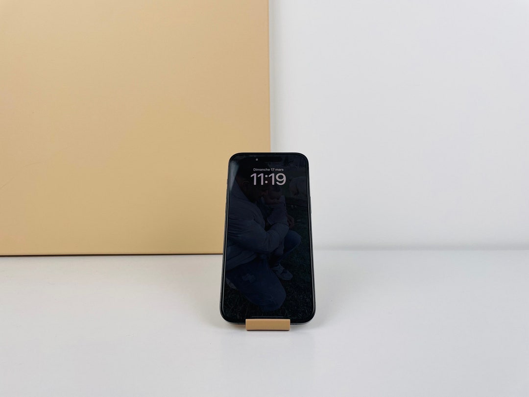 Ultra-light Phone Holder: Compact and Practical for Optimal Space ...