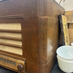 1940s Admiral Model 6RT42-5B1 78 RPM Phonograph/Radio Combo