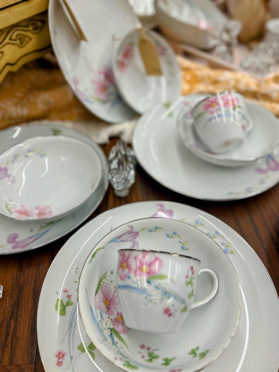 Vintage Mikasa Porzellan-Set “Couture” floral, frühlingshaft, 19