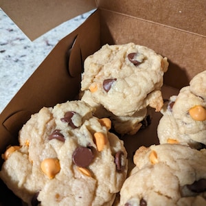 Chocolate Chip Cookies with Caramel