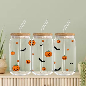 Kürbis-Glasdose Kaffeetasse mit Deckel und Strohhalm-Fall-Kaffeetasse Herbstsaison Kürbis-Fledermäusen Eiskaffeetasse 16 Unzen Glasdosen-Schale nettes Glas