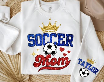 Mamma calciatrice personalizzata PNG, Nome personalizzato sulla manica, Regalo per la stagione autunnale, Mamma calciatrice glitterata png, Regalo di calcio per la festa della mamma PNG, Mamma calciatrice