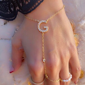 Pulseira de dedo com corrente de mão inicial personalizada